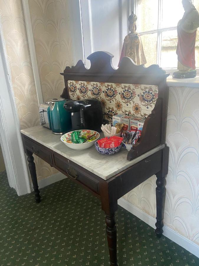 Hotel 29 The Square Listowel Esterno foto