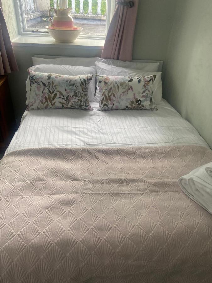 Hotel 29 The Square Listowel Esterno foto