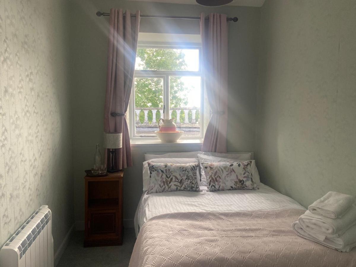 Hotel 29 The Square Listowel Esterno foto