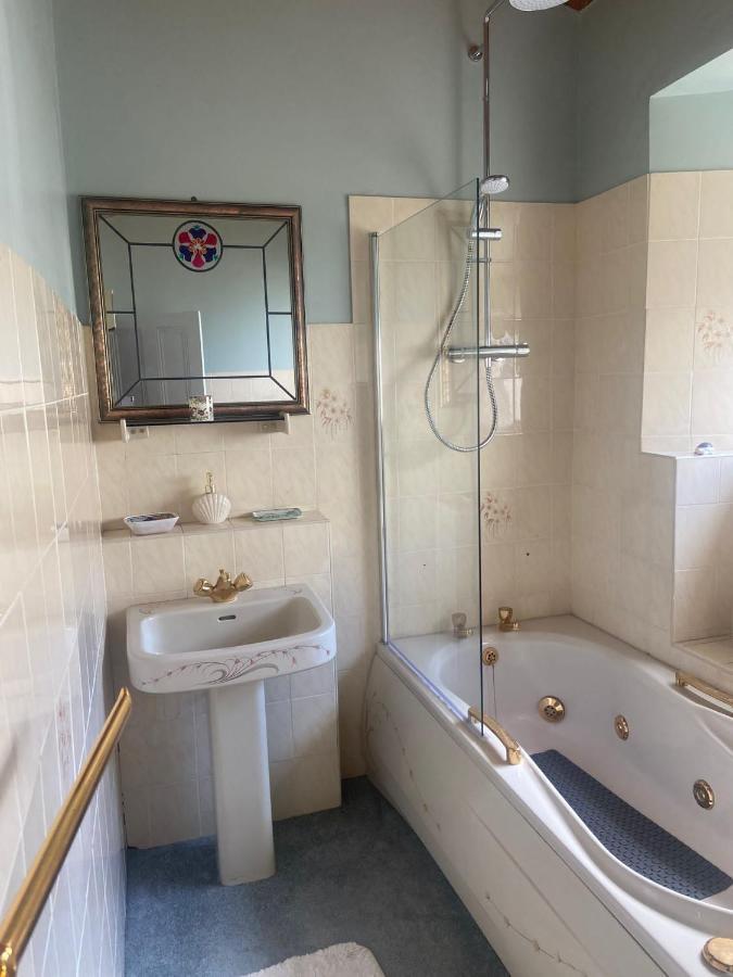 Hotel 29 The Square Listowel Esterno foto